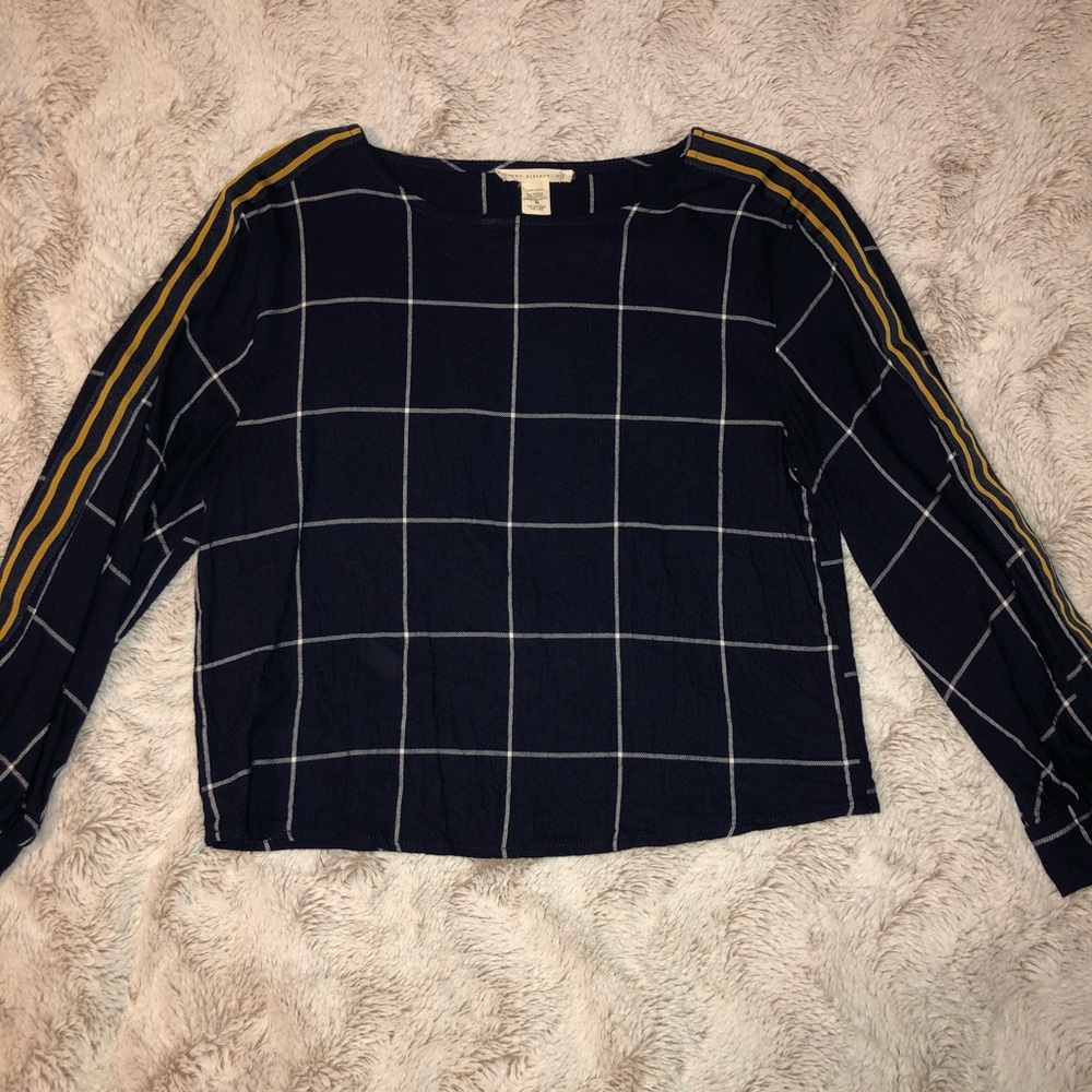 NAVY SQUARE PRINT LONG SLEEVE W/ YELLOW STRIPES